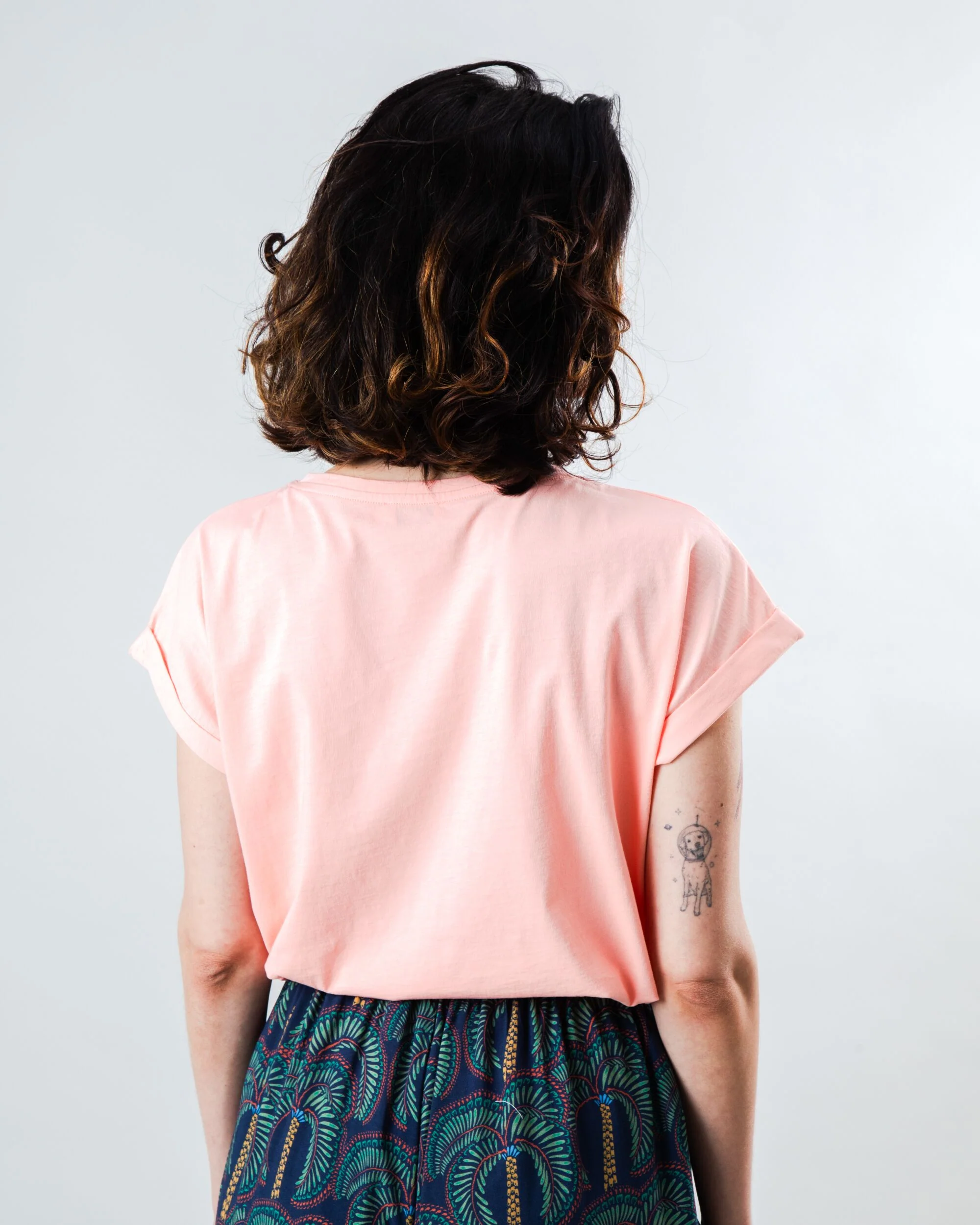 Asis Parrot Scoop Tee Pink - Image 5