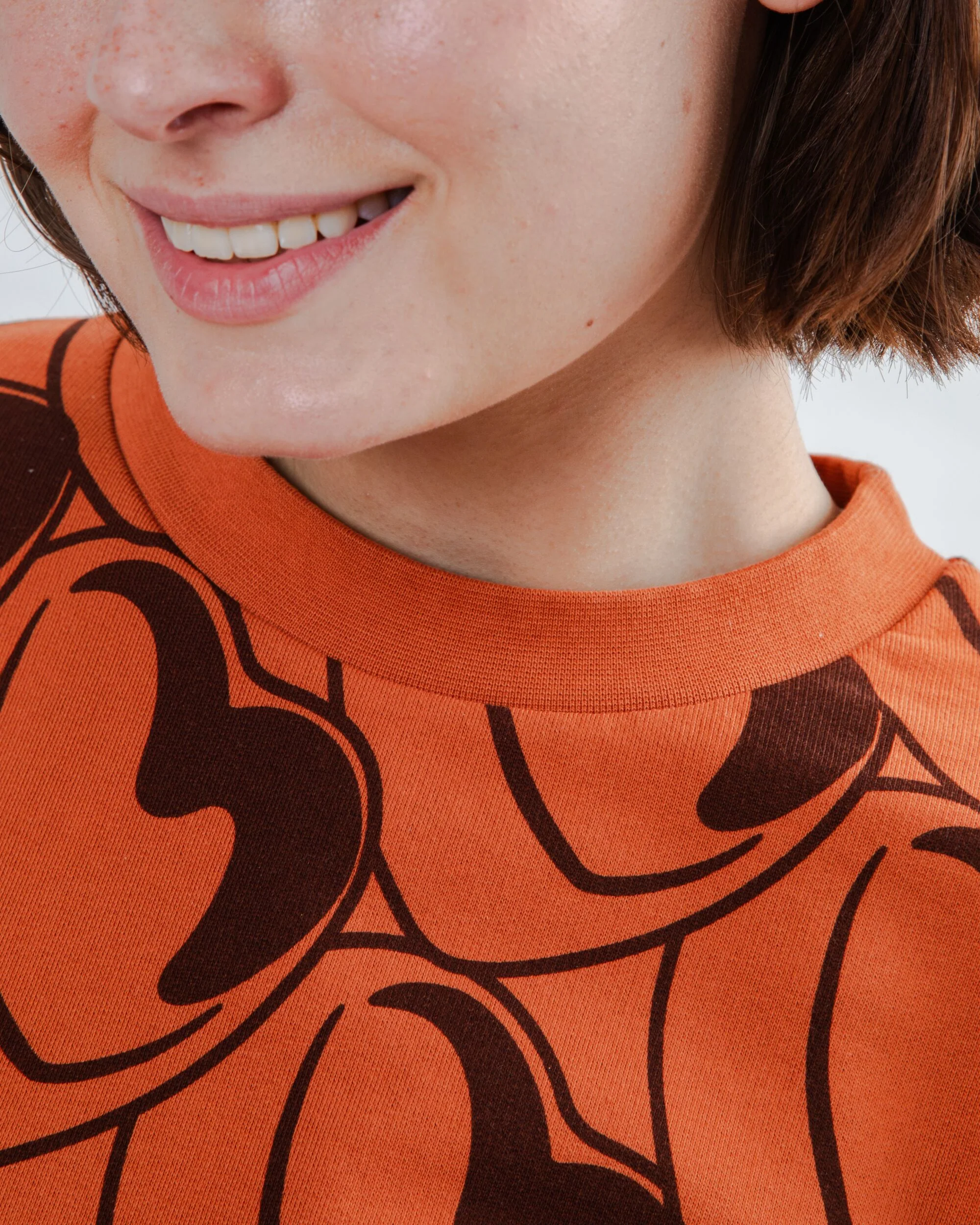Bombon Allover Rounded Sweatshirt Brown - Image 7