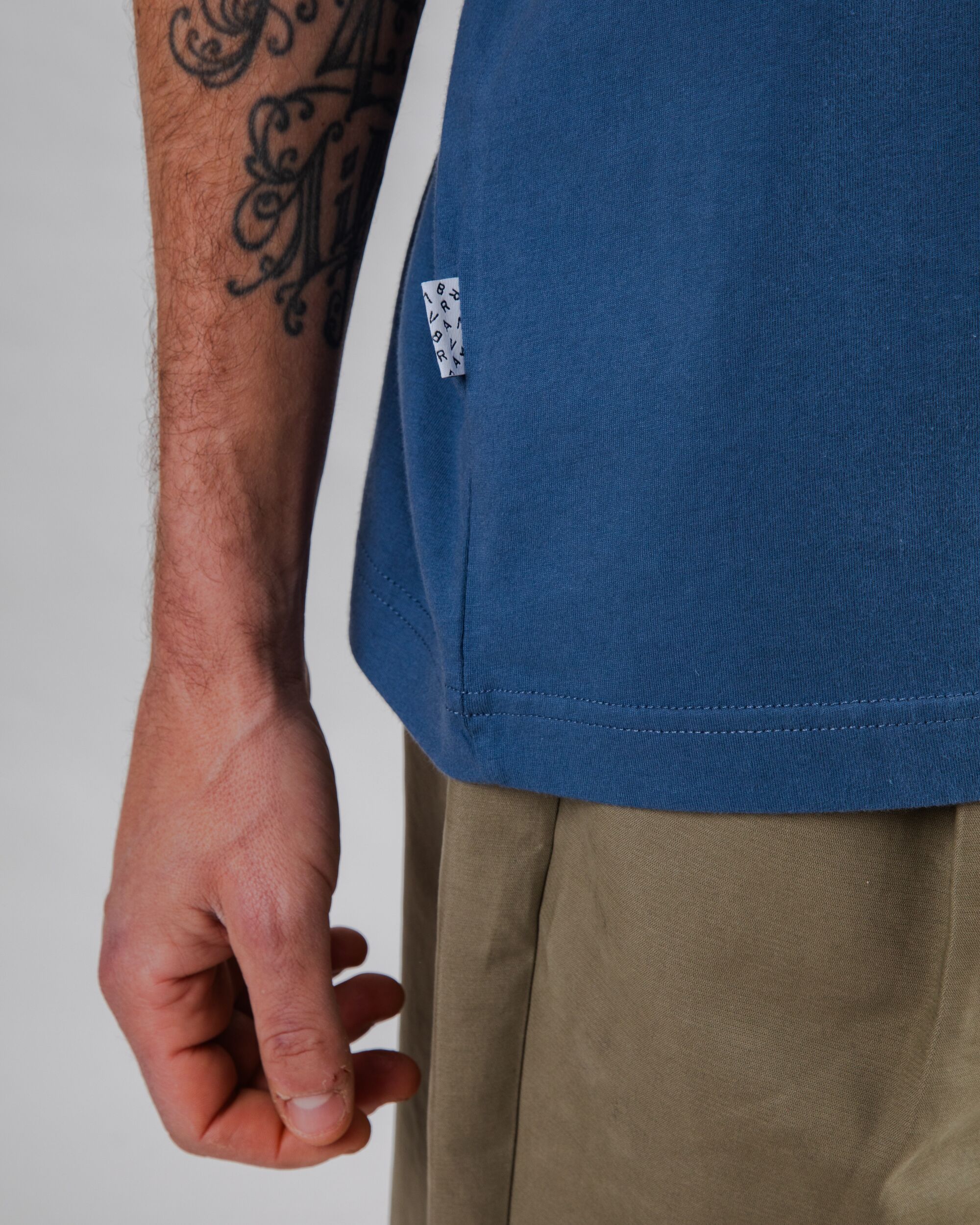 Brava Gum Label T-shirt Indigo - Image 6