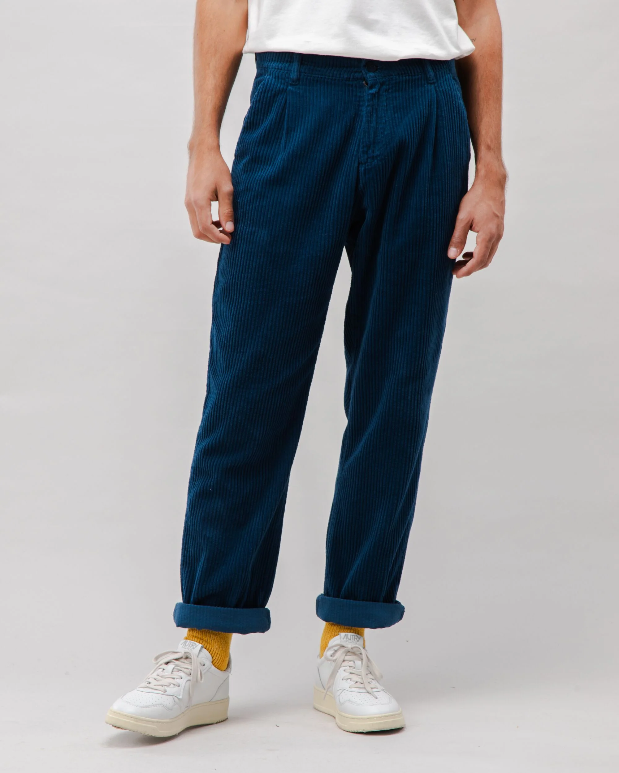Corduroy Pleated Chino Indigo