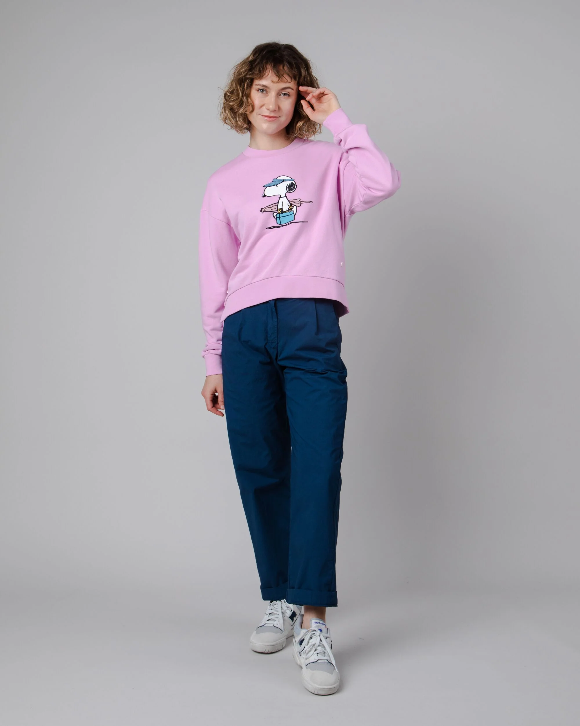 Peanuts Beach Sweatshirt Pink - Image 6