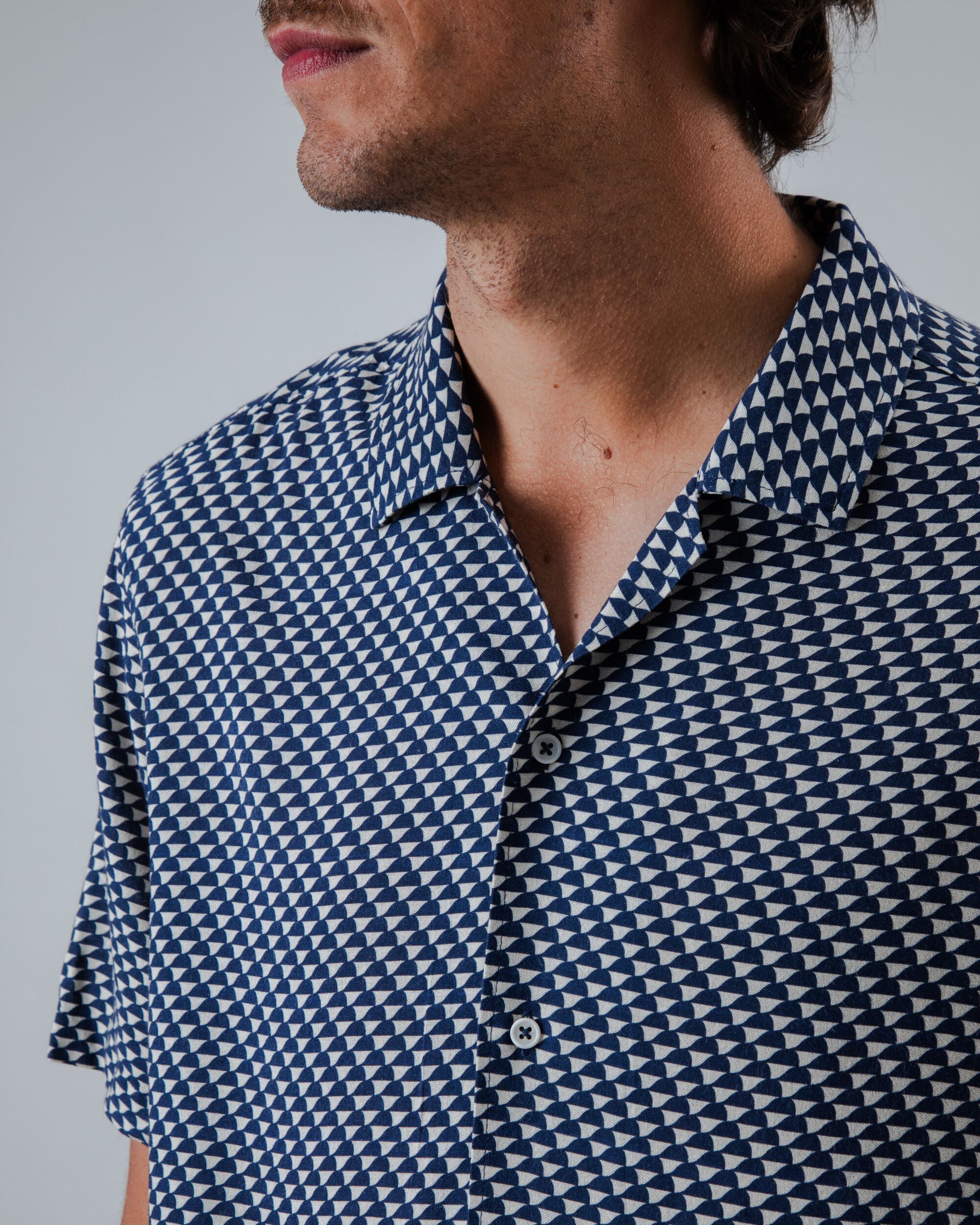 Tramuntana Aloha Shirt Navy - Image 2