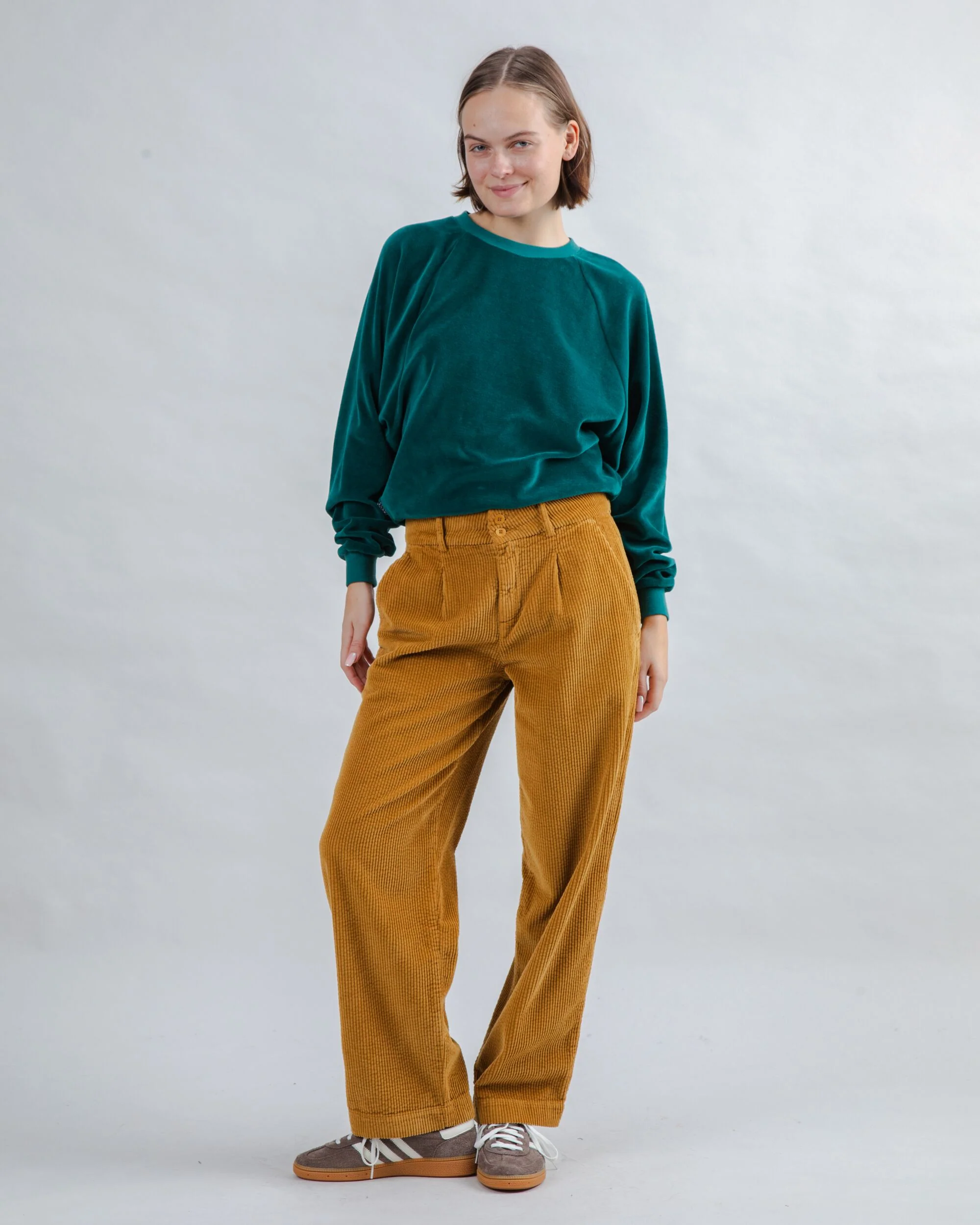 Velvet Raglan Sweatshirt Green - Image 3