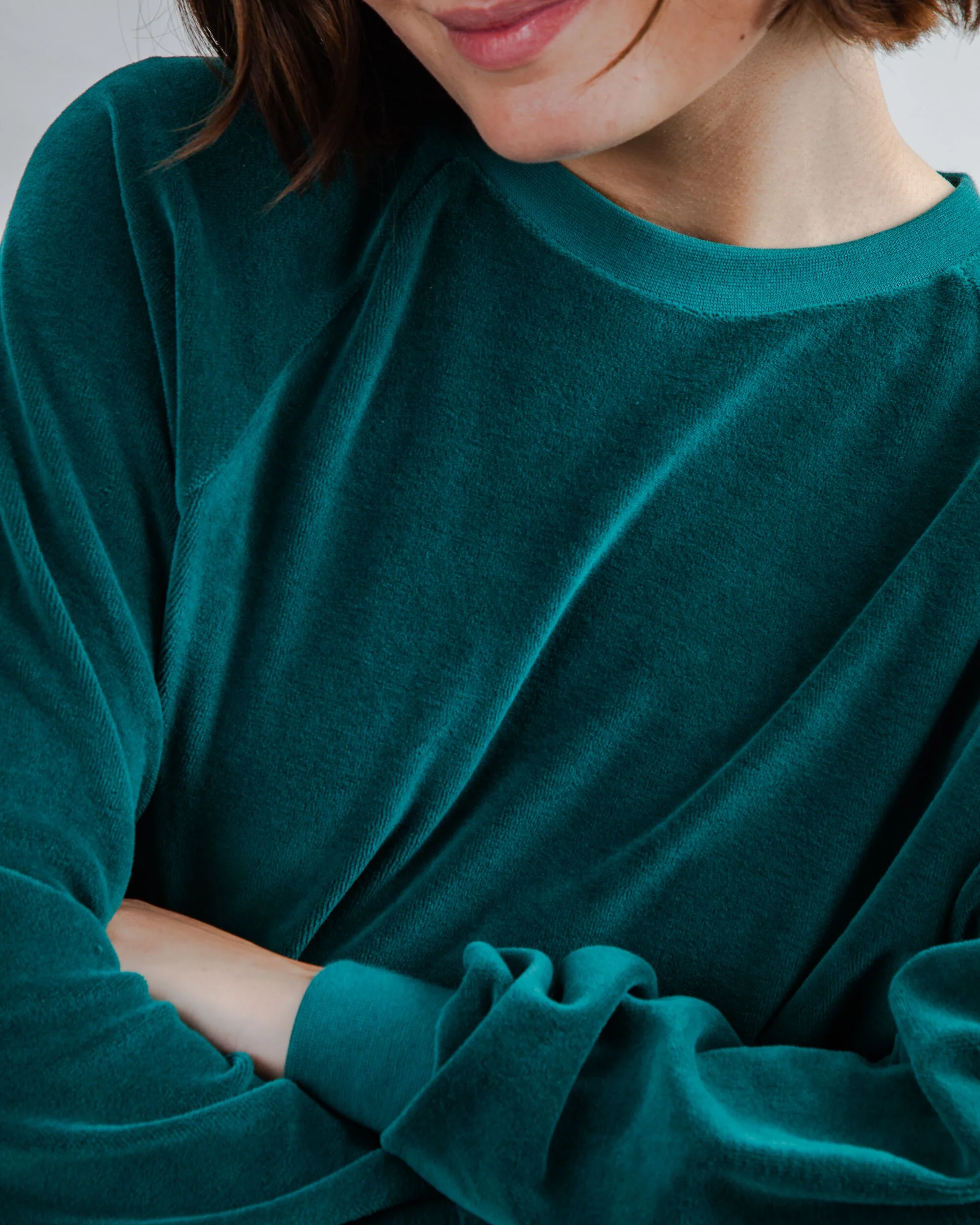 Velvet Raglan Sweatshirt Green - Image 4