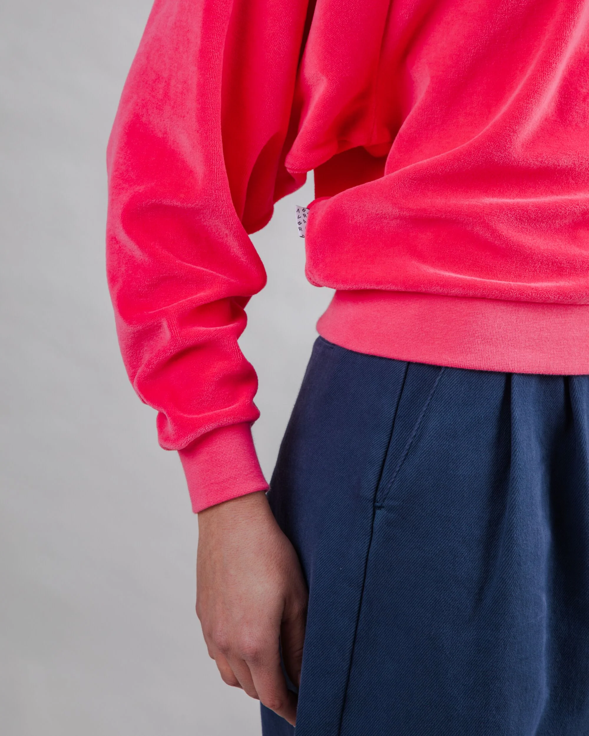 Velvet Raglan Sweatshirt Pink - Image 7
